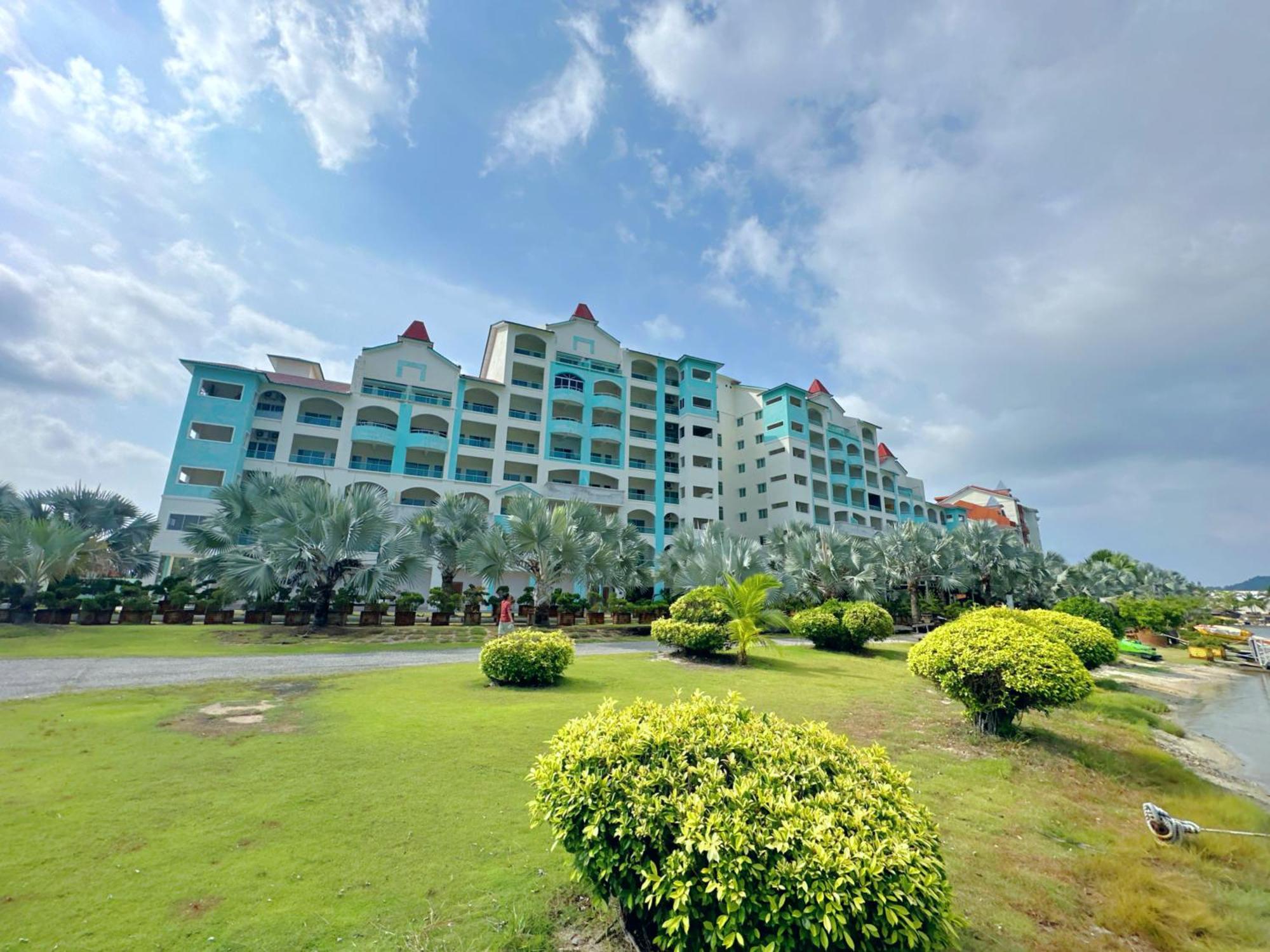 Anylodge Waterfront Marina Island Pangkor Lumut Exterior photo
