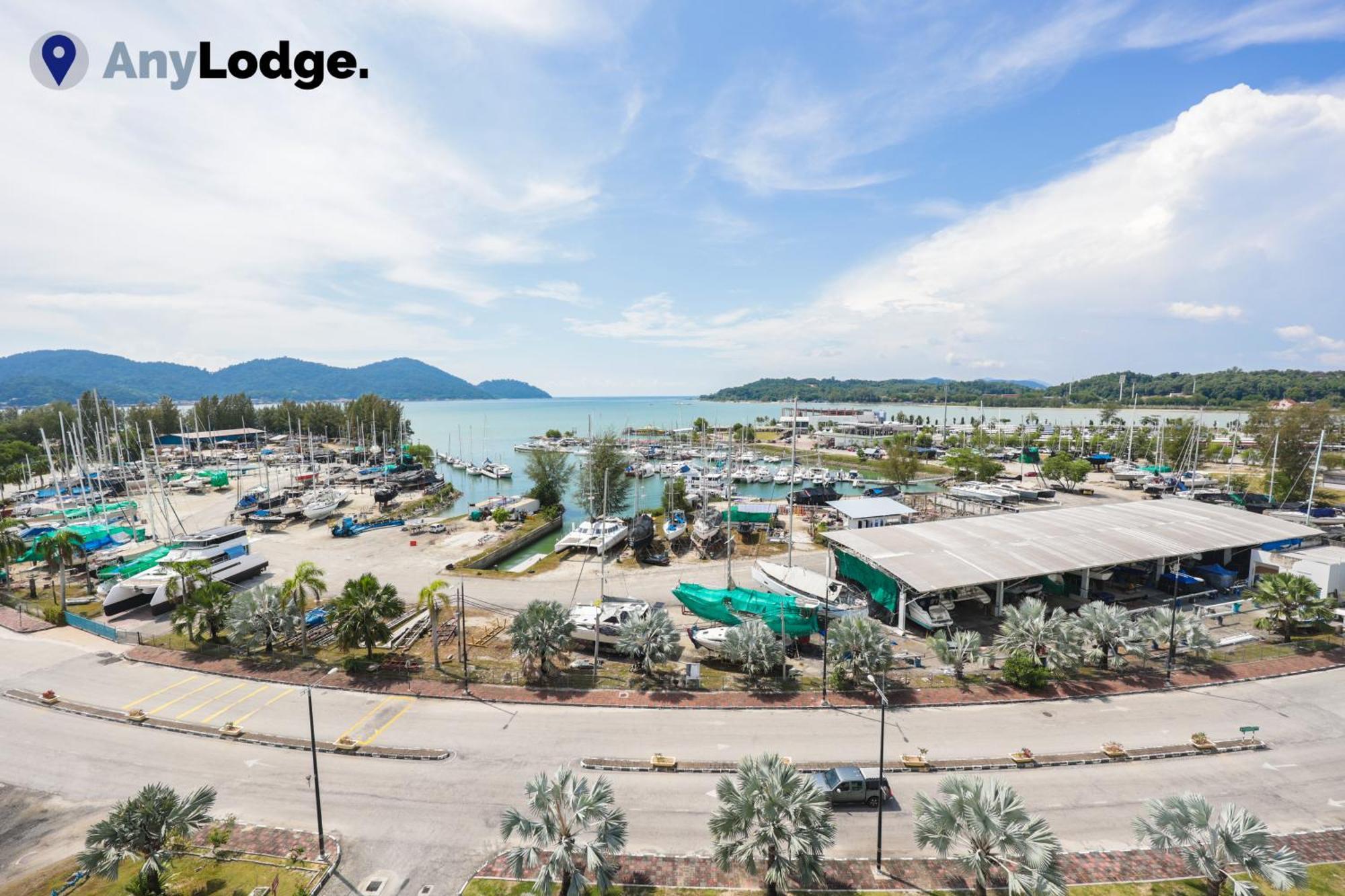 Anylodge Waterfront Marina Island Pangkor Lumut Room photo